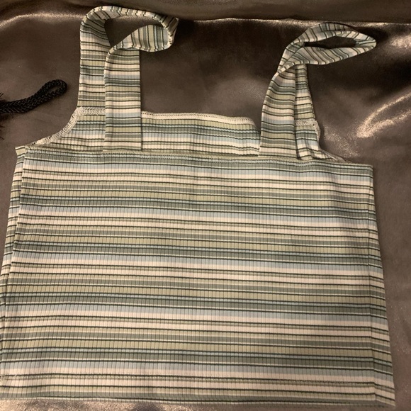 🏷️ 3 for $10
Stripped tank top - Picture 4 of 8